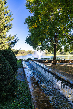 Bubbly Fountain and Lake Fountain
